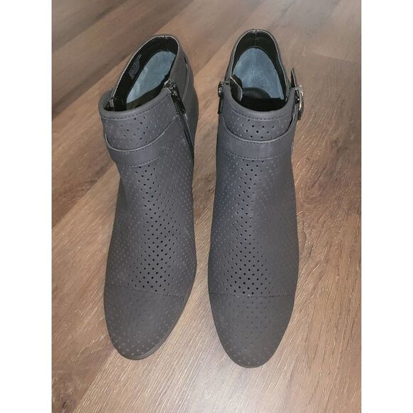 Giani Vernini womens bootie NWOT size 11 - Picture 1 of 4